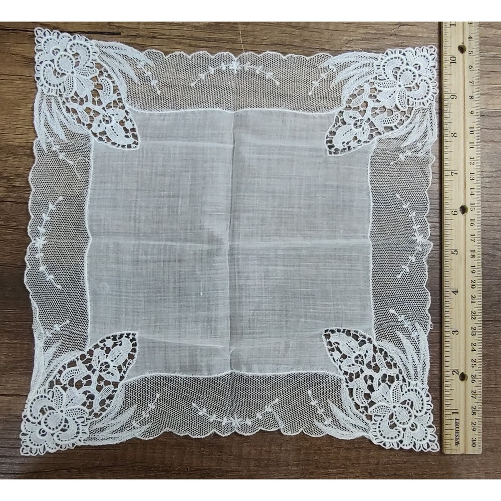 Vintage Lace Handkerchief Intricate Lace Scalloped Edge Corners  10 1/2" Z19